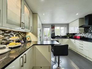 Kitchen- click for photo gallery